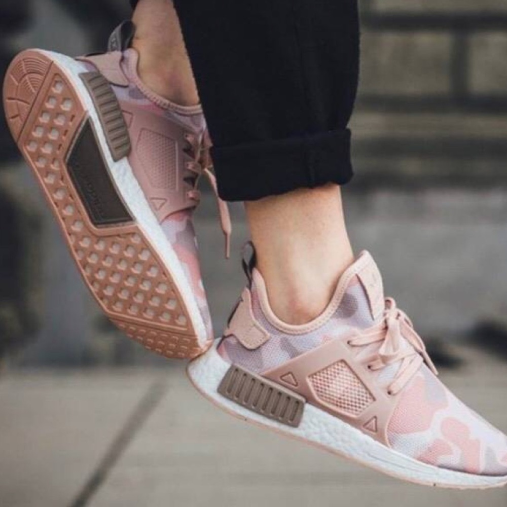 Pink camo adidas NMD R1